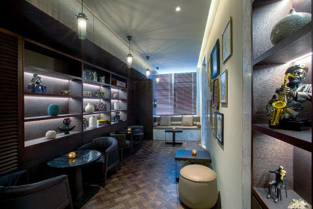 Sports and Entertainment, Grayton Hotel, Dubai