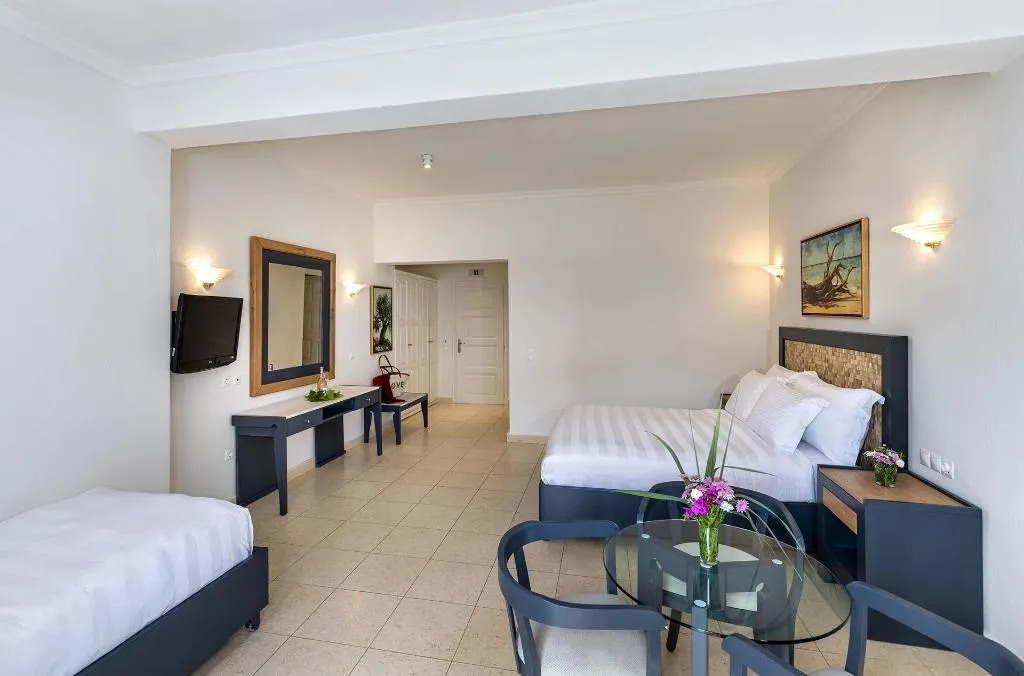 TRIPLE ANNEX Room, Petinos Hotel, Mykonos