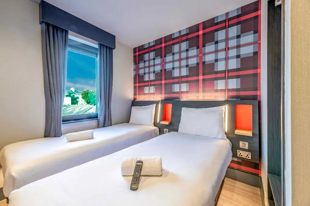 TWIN STANDARD Room, easyHotel Dublin City Centre, Dublin