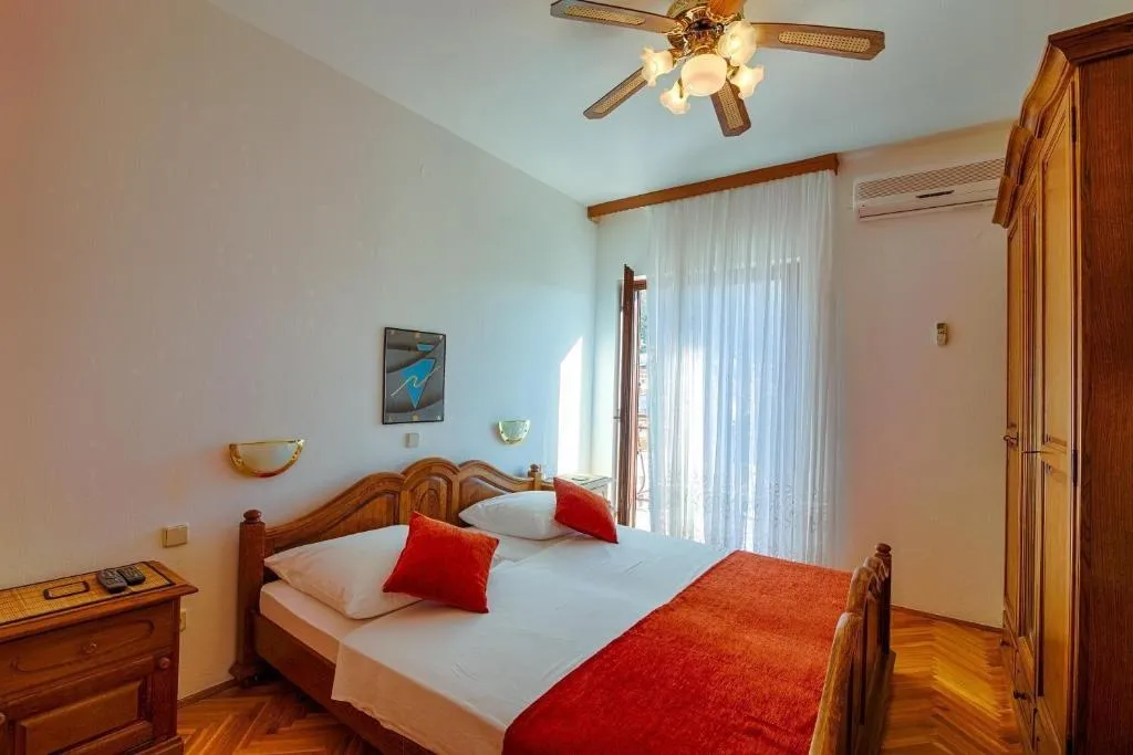 Room, Bed & Breakfast Senator, Split