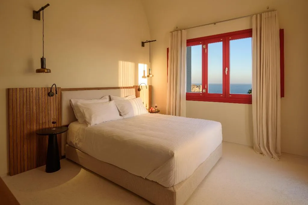 SUITE COMFORT Room, Potnia Theron Suites, Santorini