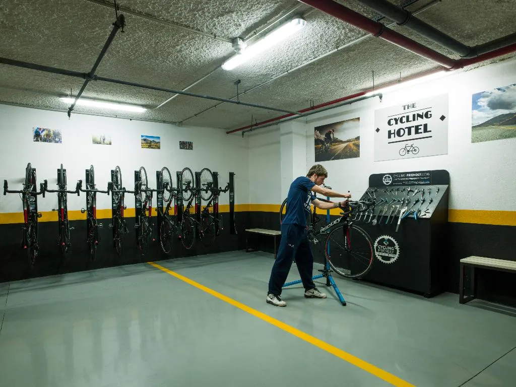 Sports and Entertainment, H10 Estepona Palace, Costa Del Sol