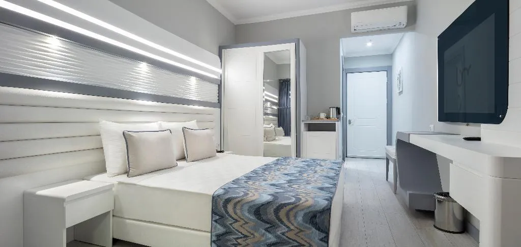 DOUBLE POOL VIEW Room, Blue Marlin Deluxe Spa Resort, Antalya