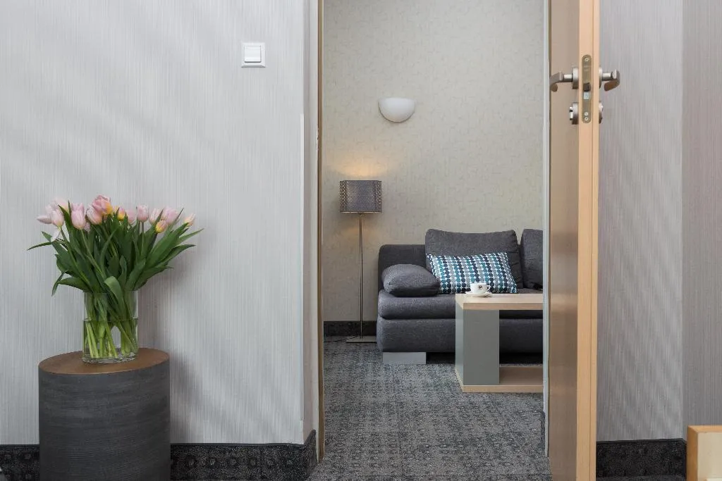Room, Perla, Krakow