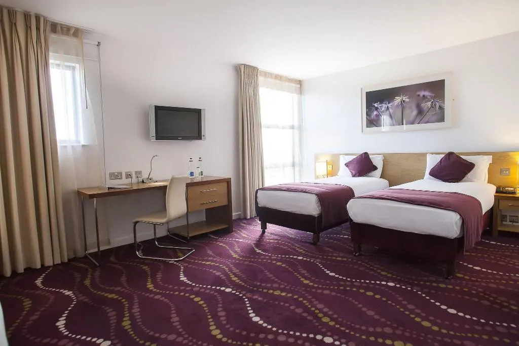 TWIN STANDARD Room, Louis Fitzgerald Hotel, Dublin
