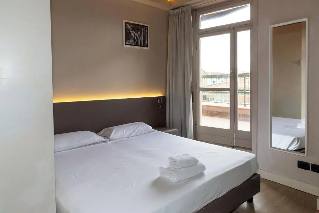 DOUBLE SINGLE USE WITH DOUBLE BED Room, Plus Florence, Florence