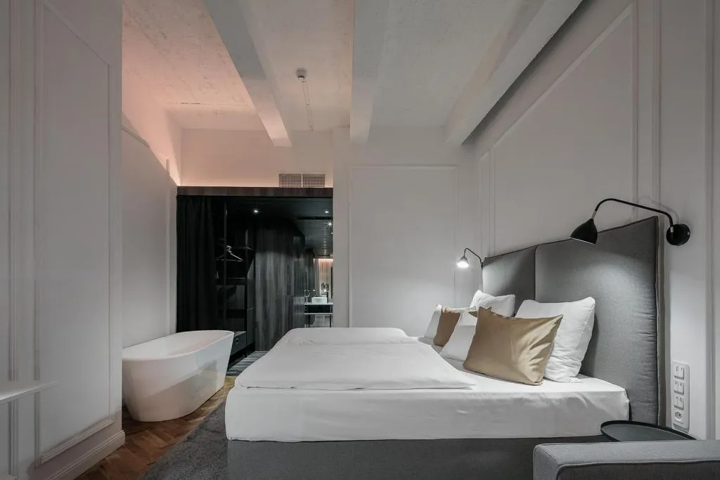 DOUBLE DELUXE ONE BEDROOM Room, Pytloun Boutique Hotel Prague, Prague