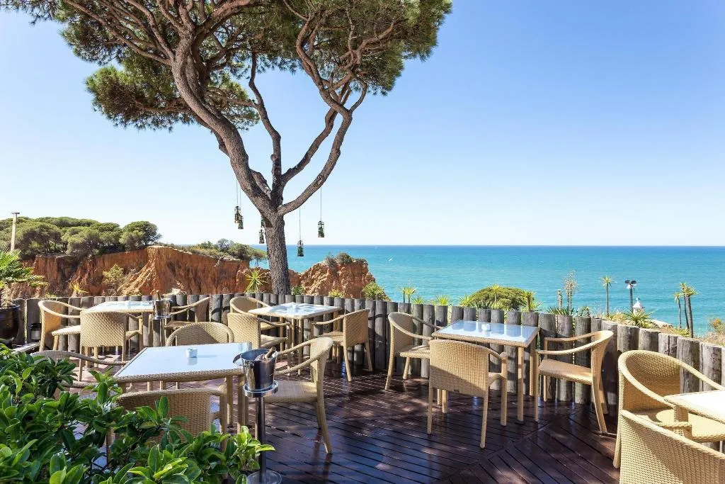 Restaurant, Pine Cliffs Hotel, a Luxury Collection Resort, Algarve