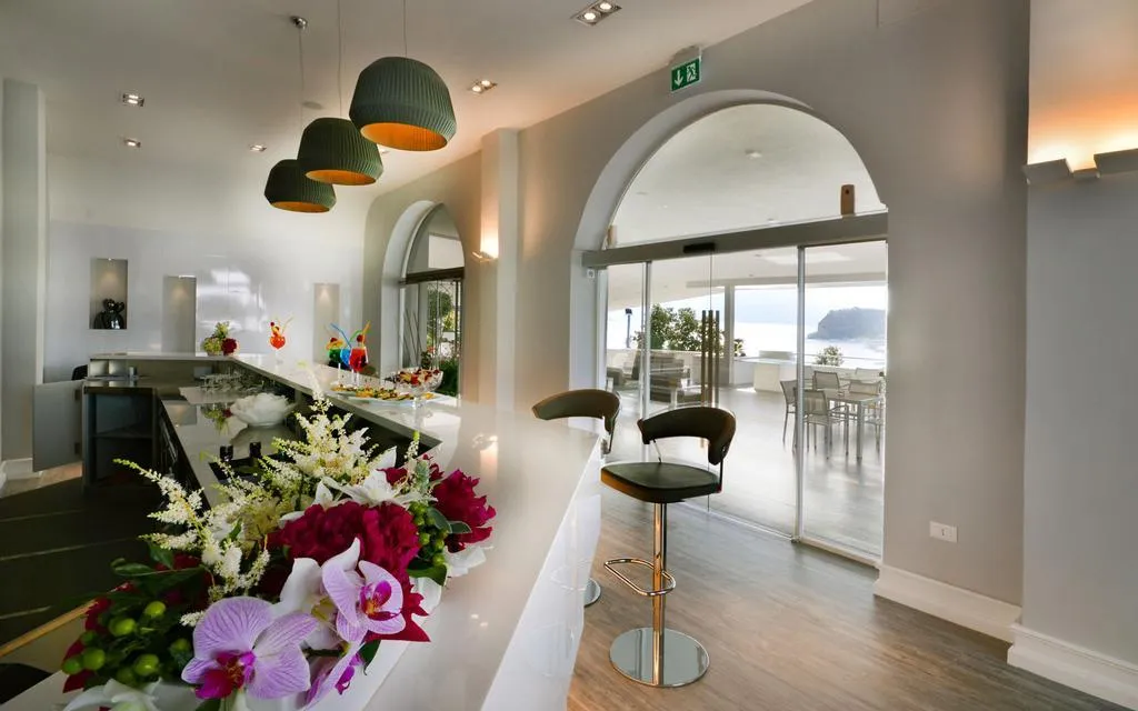 Bar, Cala Moresca-Anima Mediterranea, Naples