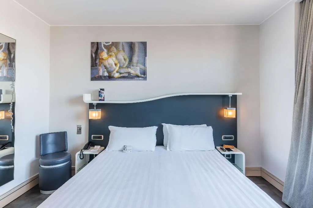 JUNIOR SUITE KING SIZE BED Room, Best Western Premier Hotel Royal Santina, Rome