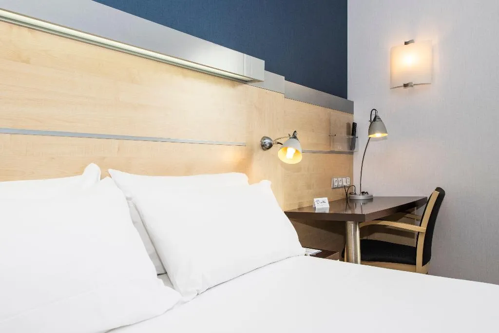 Room STANDARD Room, Holiday Inn Express Molins de Rei, Barcelona