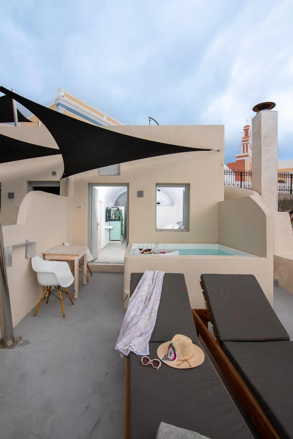 JUNIOR SUITE WITH JACUZZI Room, Caldera Cliff Illusion Suites, Santorini