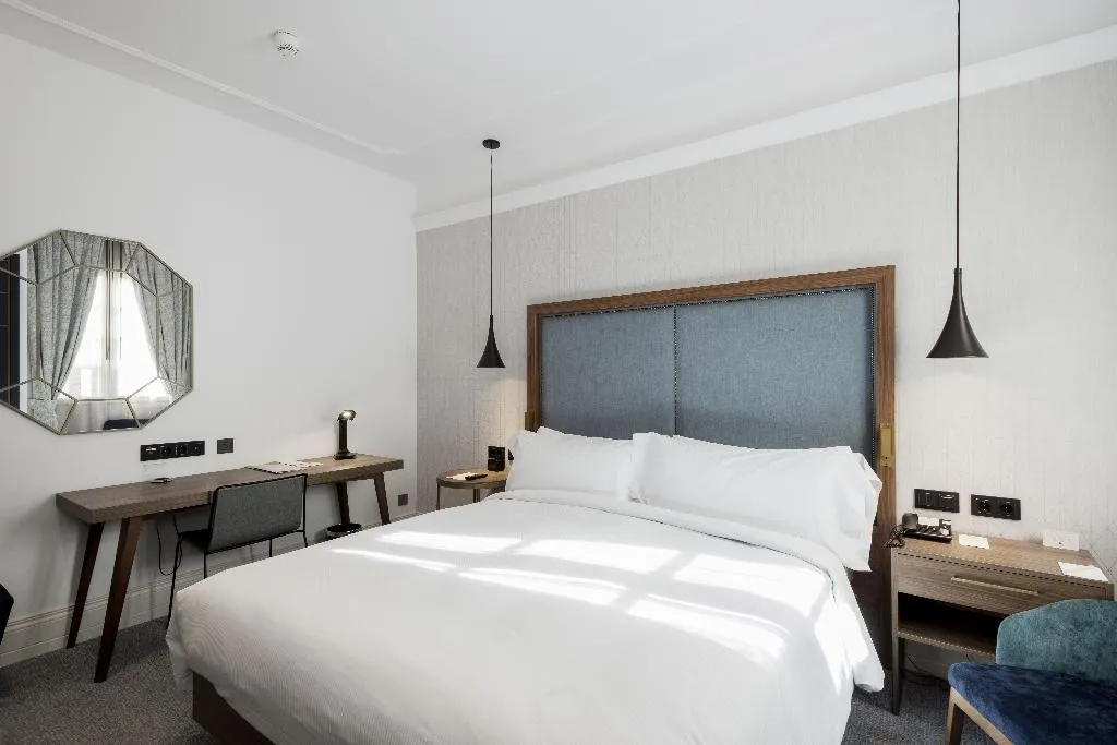 DOUBLE KING SIZE BED Room, Doubletree by Hilton Madrid Prado, Madrid