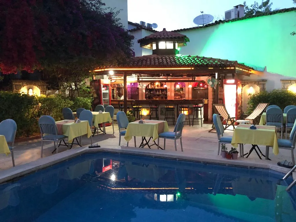 Bar, Karyatit hotel Kaleici, Antalya