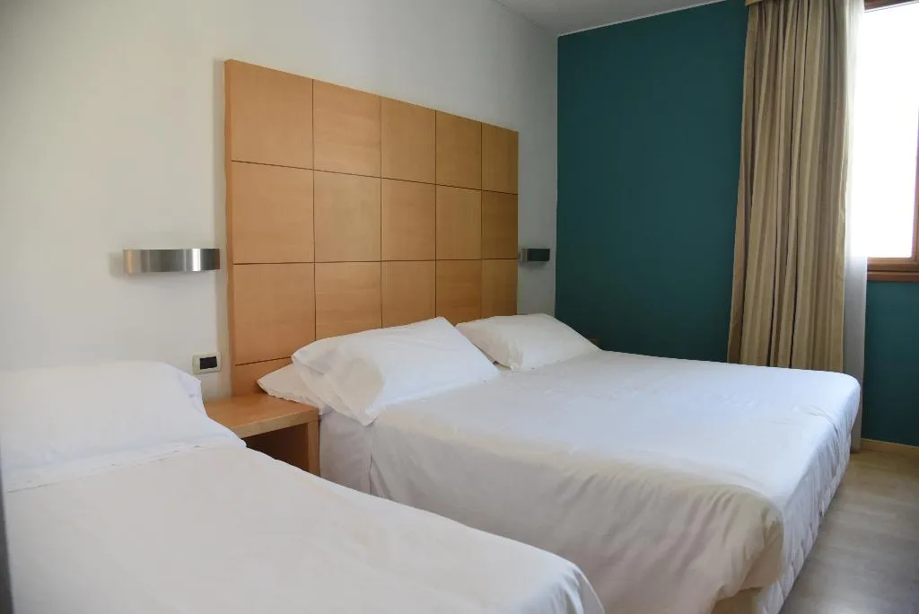 TRIPLE CLASSIC Room, Duca D'Aosta, Venice