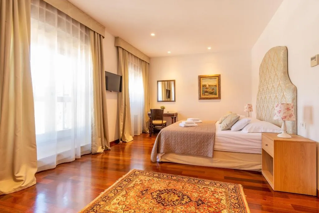 Room, B&B Heritage Villa Apolon, Split