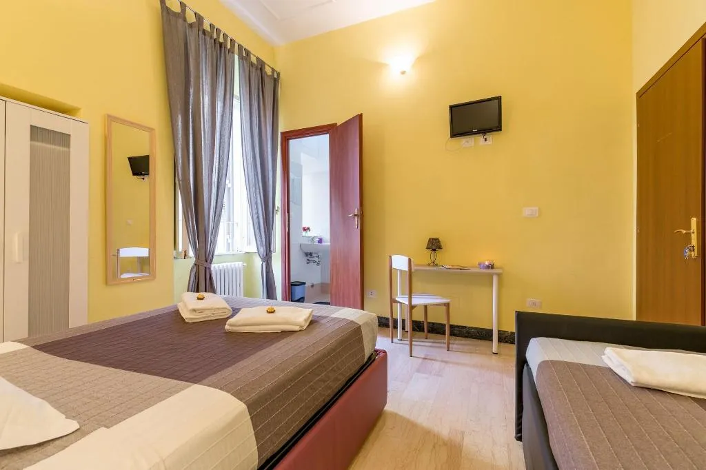 Room, Do Domus, Naples
