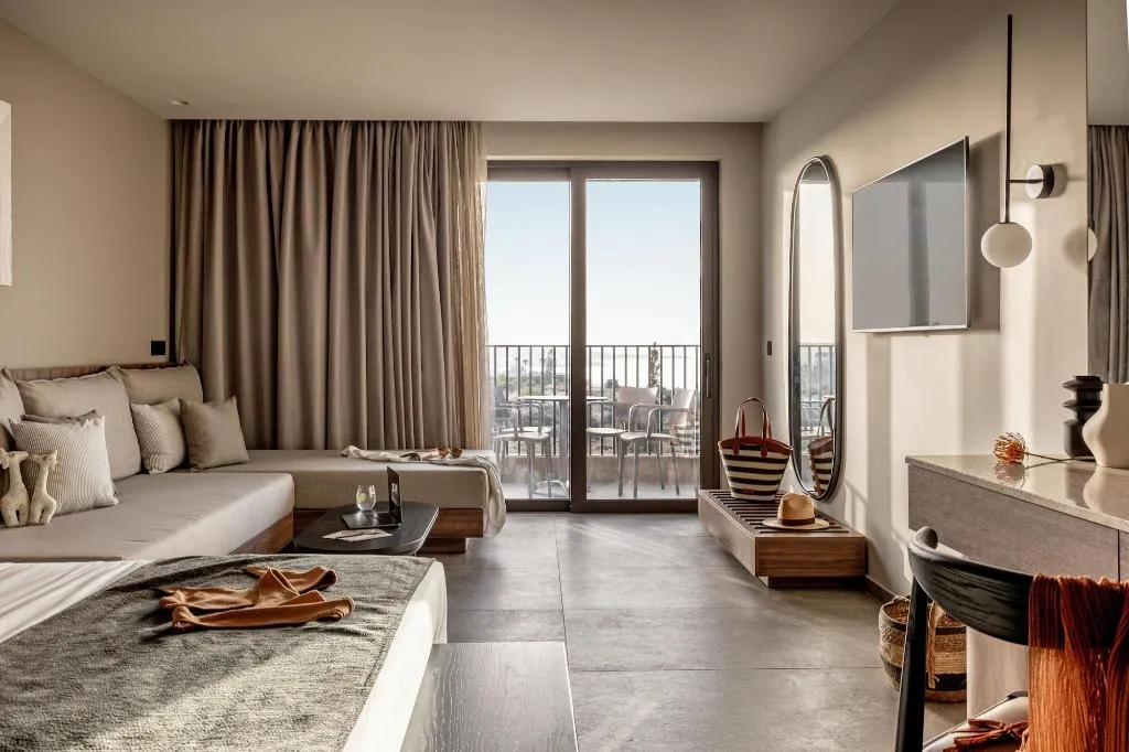 Room, Elios Hill - Sun Kissed Happiness, Crete