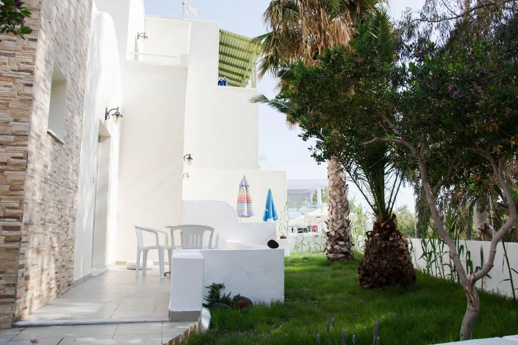 General view, Sail Inn, Santorini