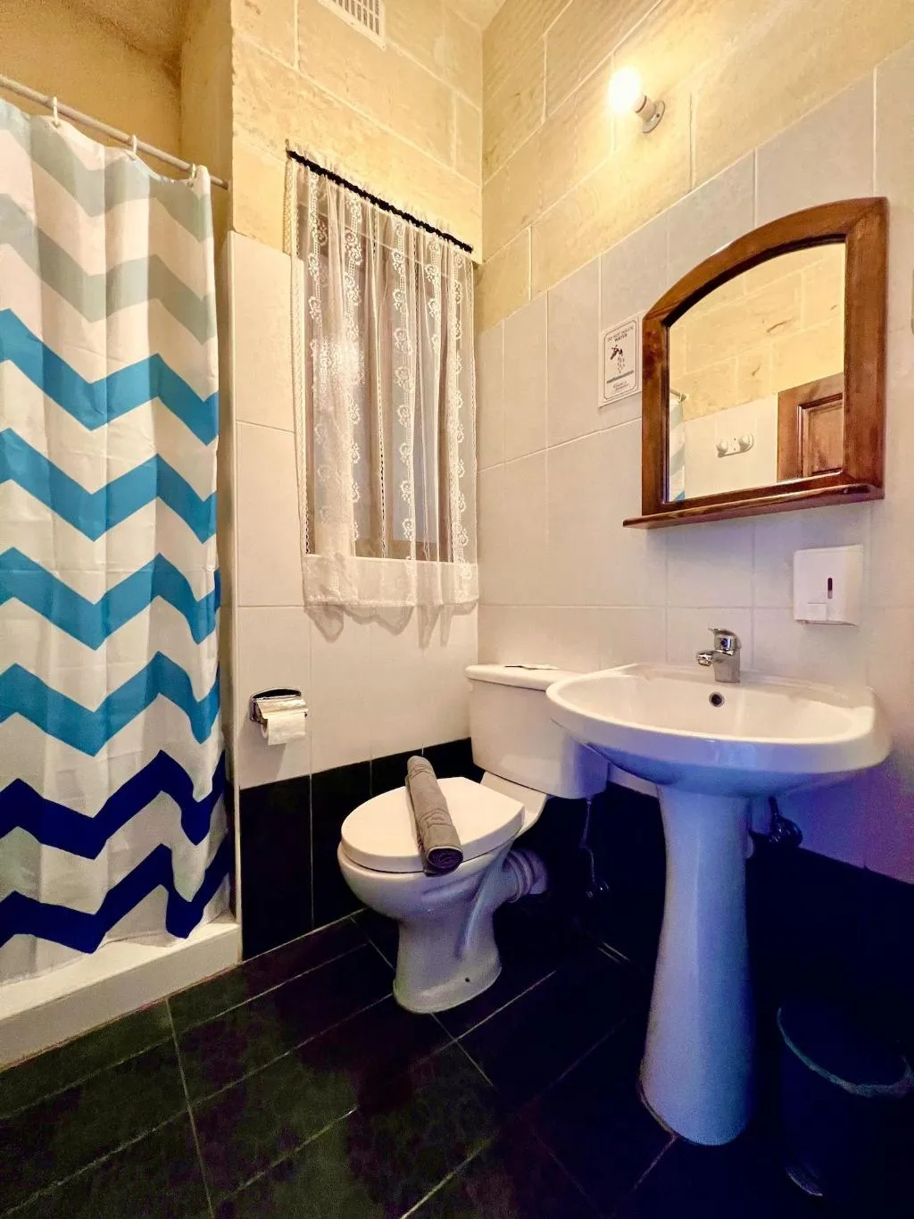 Room, Grotto's Paradise B&B, Gozo