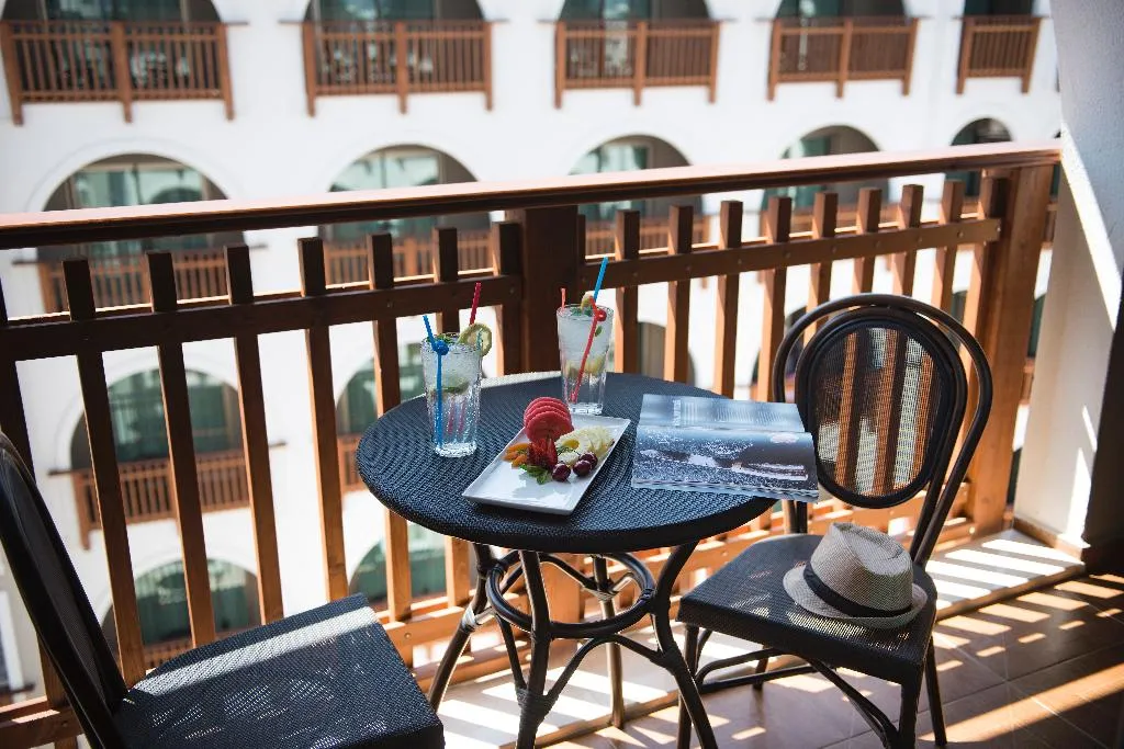 DOUBLE WITH JACUZZI Room, Quattro Beach Spa & Resort Hotel, Antalya