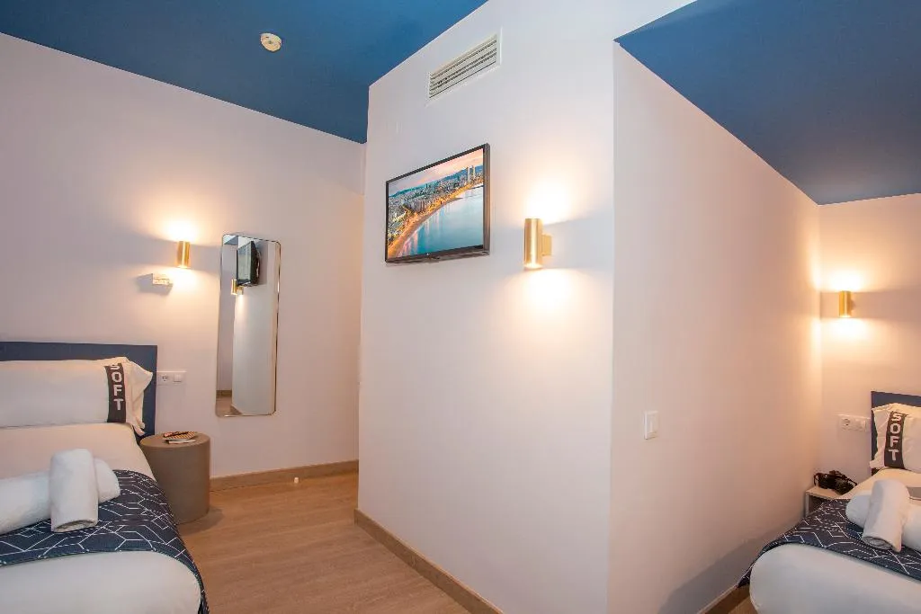 TRIPLE STANDARD Room, Casual Colours Barcelona, Barcelona