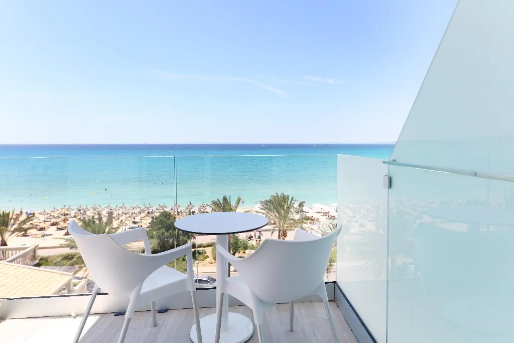 Double or Twin STANDARD Room, Iberostar Waves Bahía de Palma, Majorca