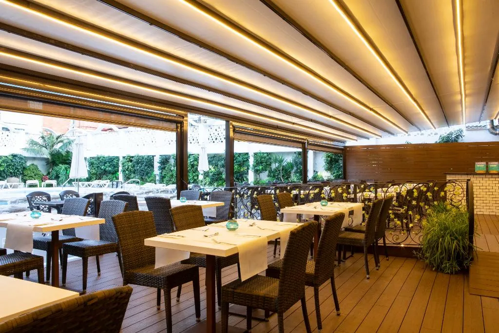Terrace, Aparthotel Miami Park, Costa Brava