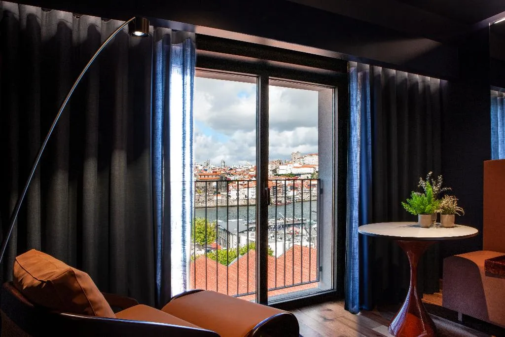 DOUBLE DELUXE Room, Forte de Gaia Autograph Collection, Porto