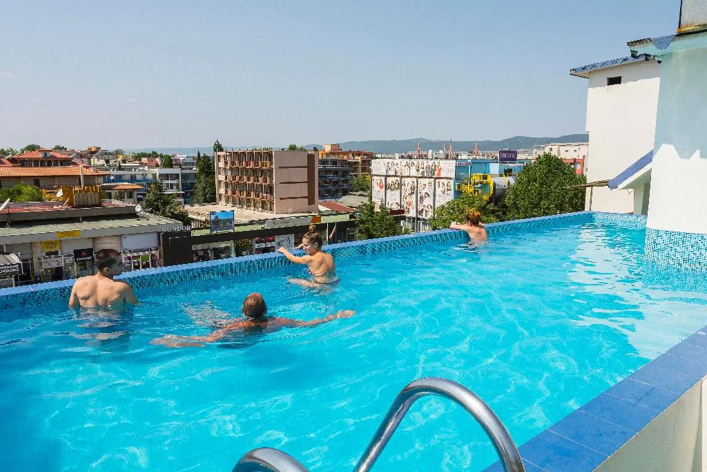 Pool, MPM Royal Central, Bourgas