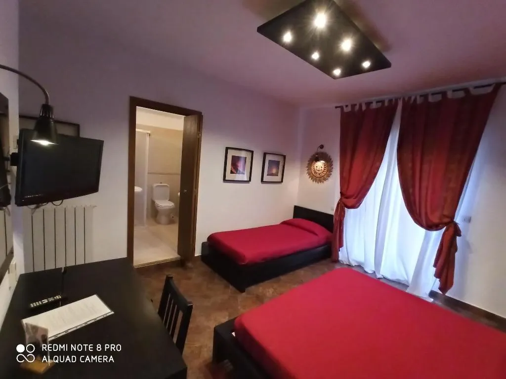 Room, Triskeles, Taormina