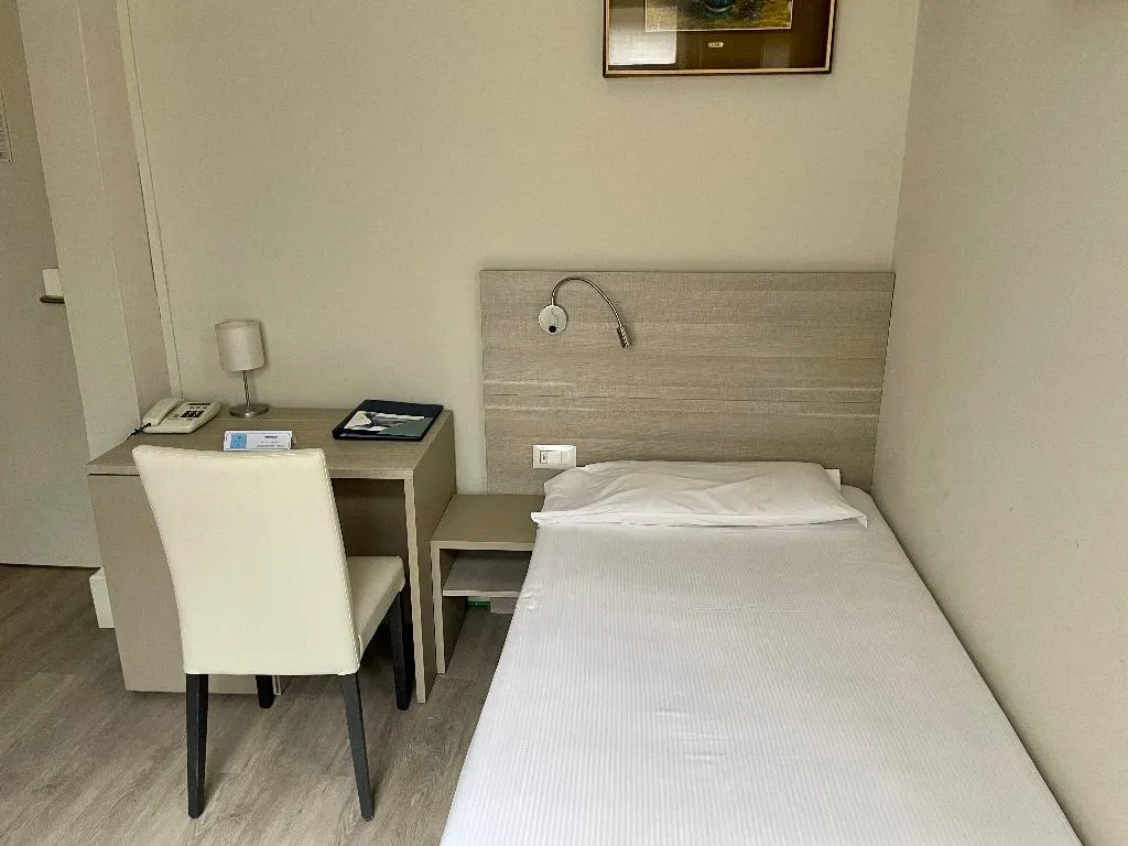 SINGLE STANDARD Room, Hotel Bazzoni et Du Lac, Milan