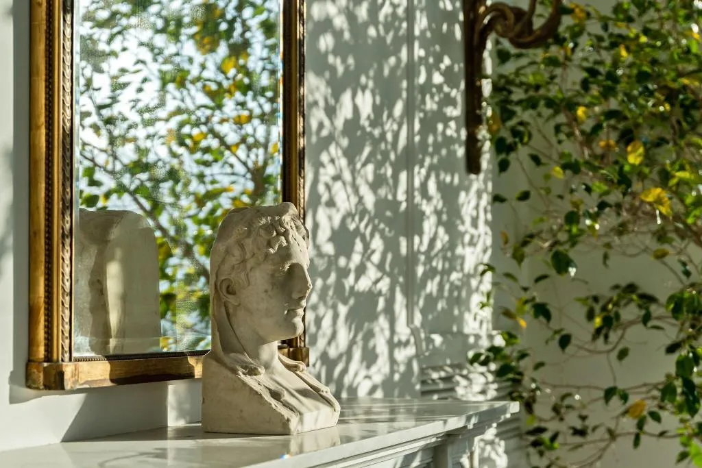 Lobby, Belair, Naples
