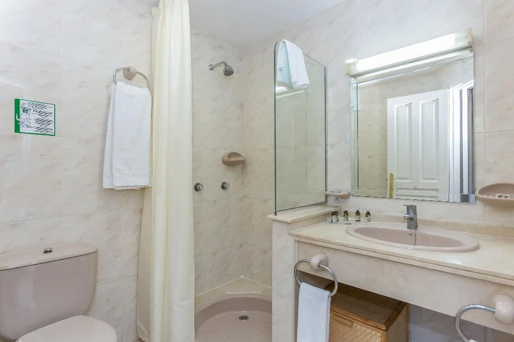 APARTMENT CAPACITY 6 TWO BEDROOMS Room, Ona Alanda Club Marbella, Costa Del Sol