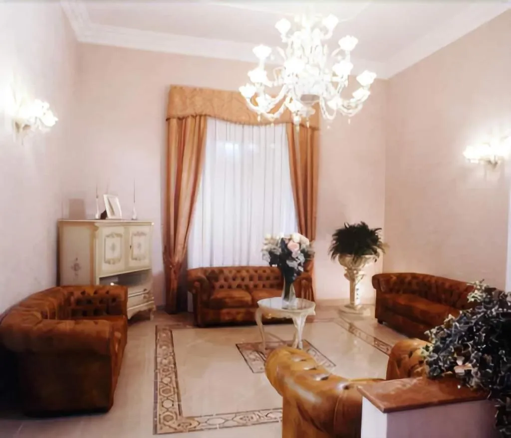 Lobby, Antica Colonia, Rome
