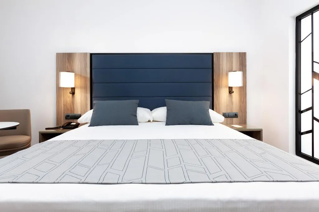 Double or Twin SIDE SEA VIEW WITH BALCONY Room, Hotel Riu Palace Oasis, Gran Canaria