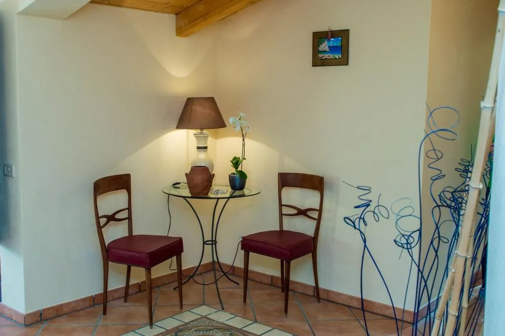 Lobby, Villamirella, Naples