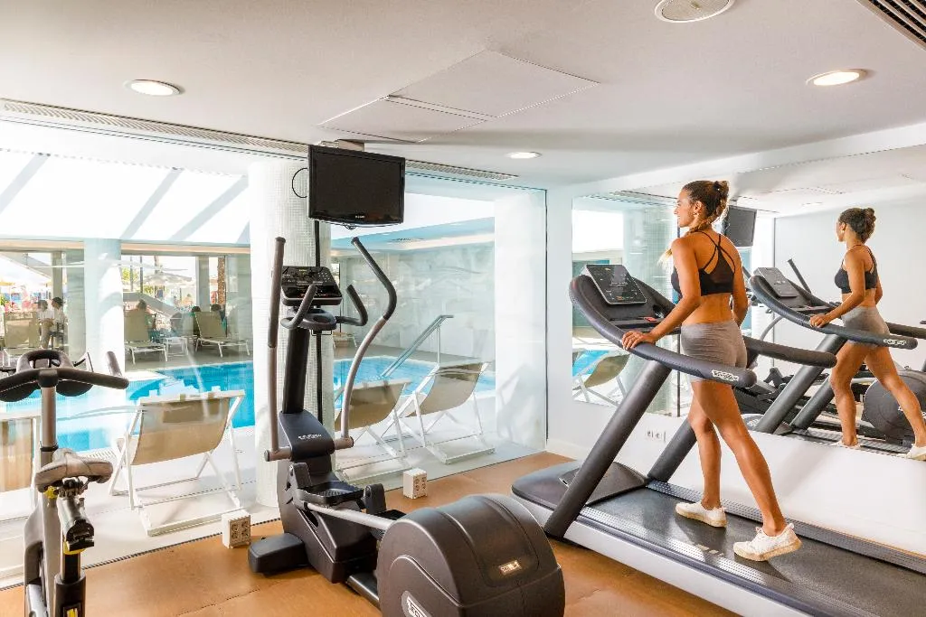 Sports and Entertainment, CM Playa del Moro, Majorca