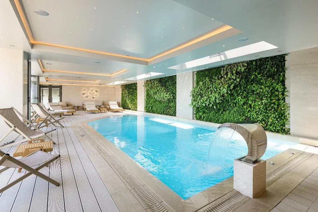 Pool, Holiday Inn Thessaloniki, Halkidiki