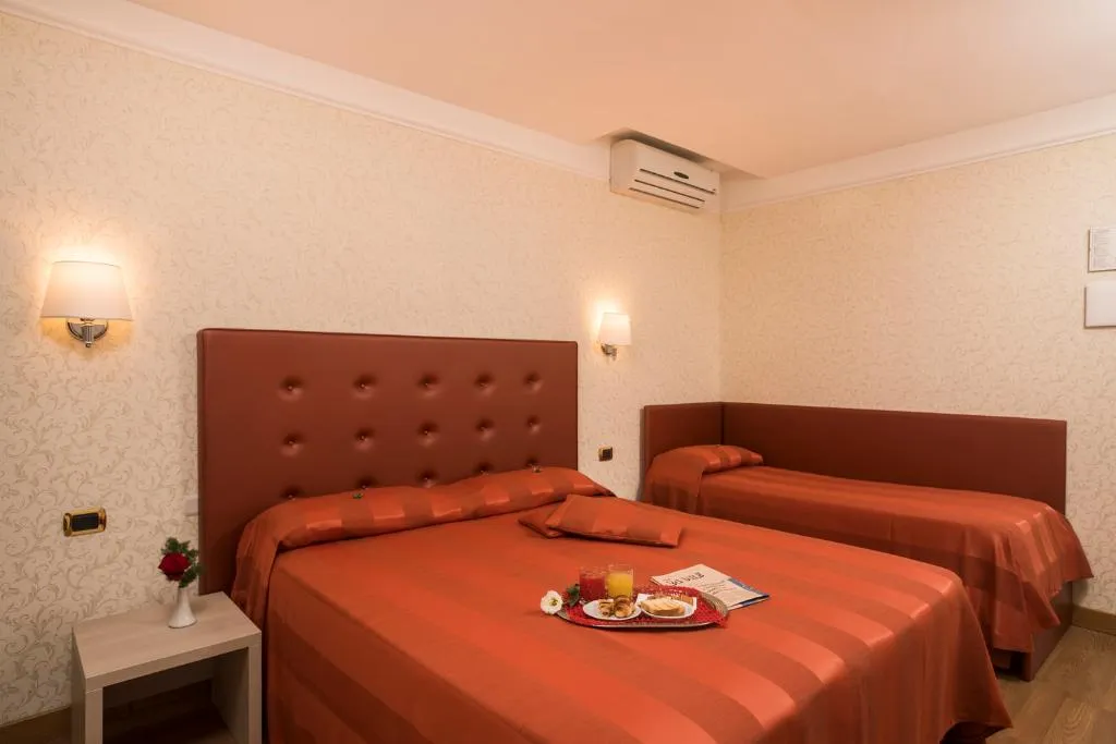 TRIPLE STANDARD Room, Villa Rosa, Rome