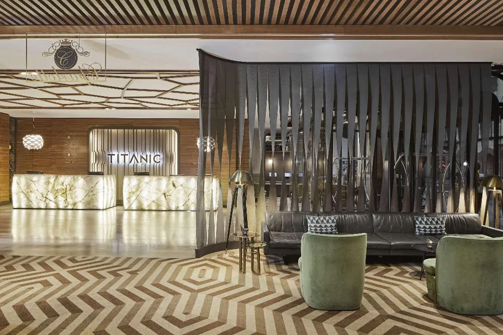Bar, Titanic Chaussee Berlin, Berlin
