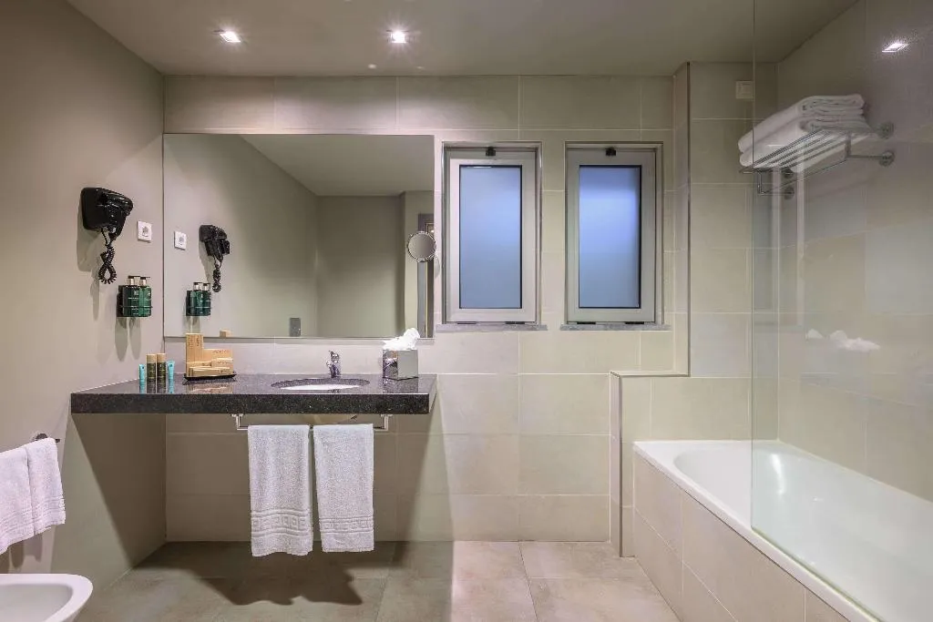 SUITE STANDARD Room, Melia Setubal, Lisbon