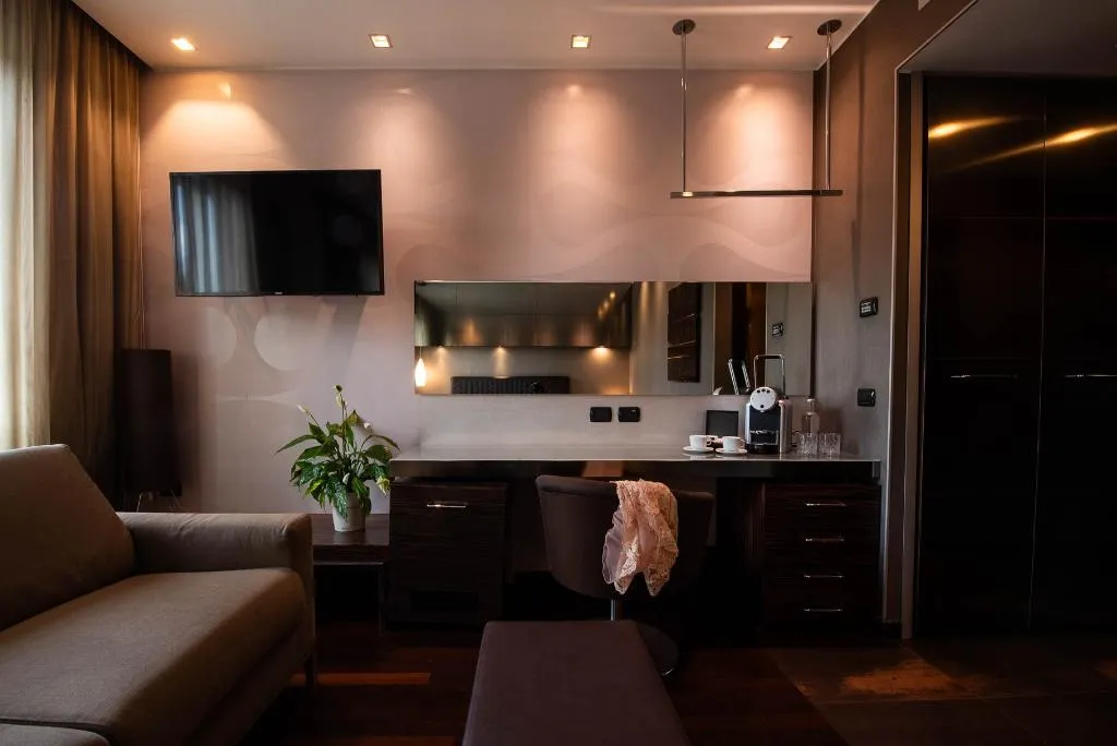 DOUBLE EXECUTIVE QUEEN BED Room, Axolute Comfort Hotel - Cantu, Milan