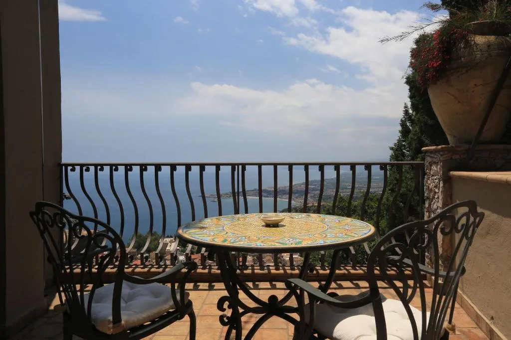 Room, Villa Ducale, Taormina