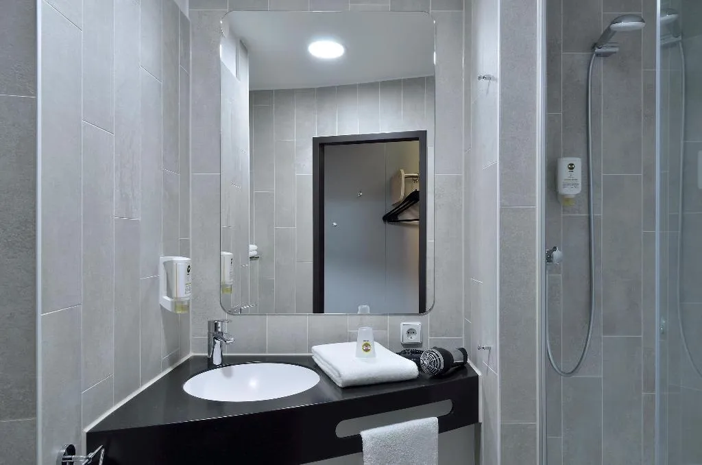 Room, B&B HOTEL Berlin City West, Berlin