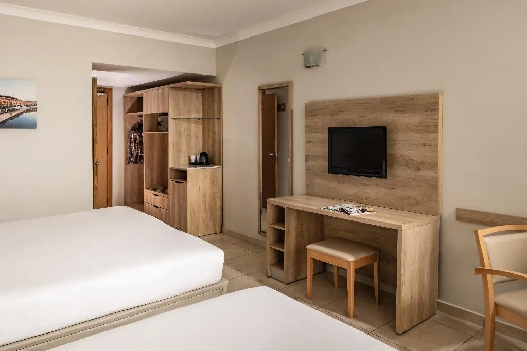 FAMILY ROOM STANDARD Room, QAWRA Palace Resort & SPA, Malta