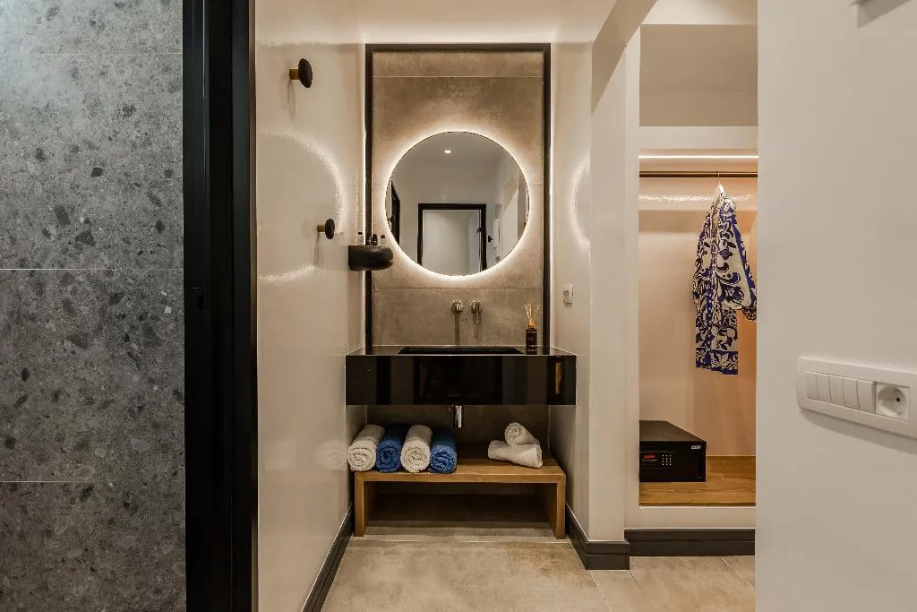 JUNIOR SUITE LUXURY Room, Vineyard Exclusive Suites, Santorini