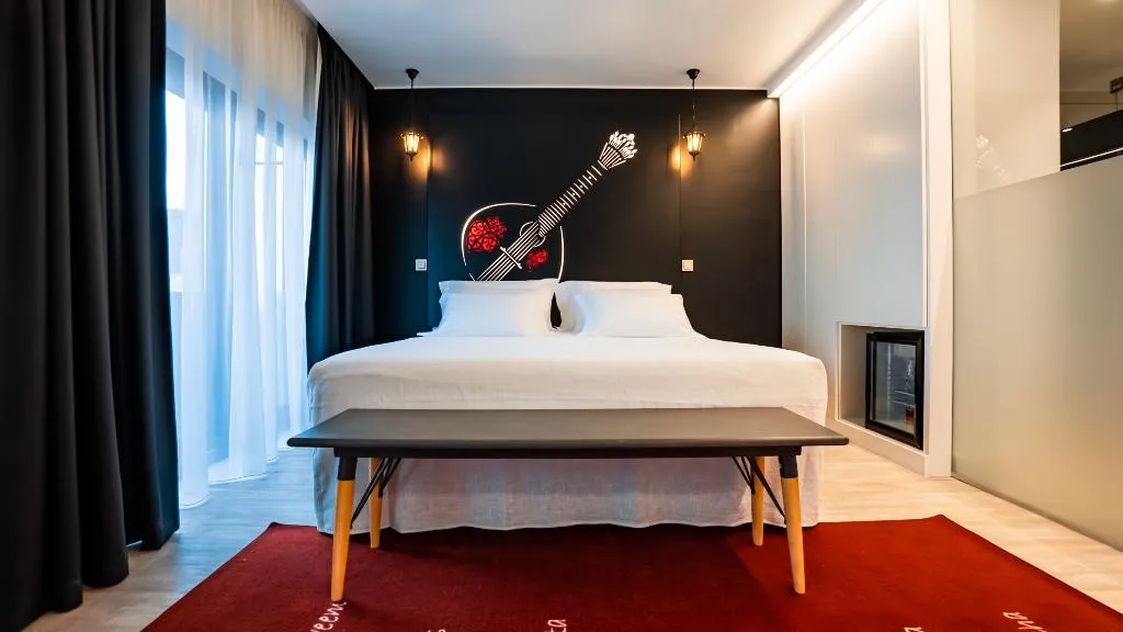 Double or Twin SUPERIOR WITH BALCONY Room, Hills Hotel Lisboa, Lisbon