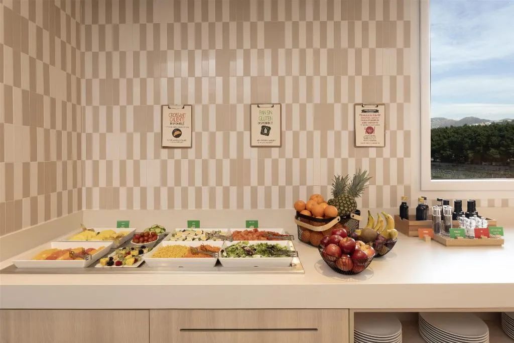 Restaurant, Hampton By Hilton Malaga Martiricos, Costa Del Sol