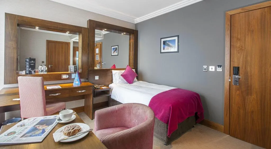 SINGLE STANDARD Room, Ashling Hotel, Dublin